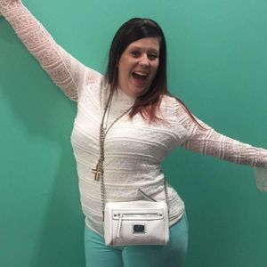 Meet your Posher, Abbey